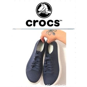 🌺CROCKS CITILANE, ROKA COURT, NAVY BLUE. ***PRE-OWNED/ IN GREAT CONDITION.***